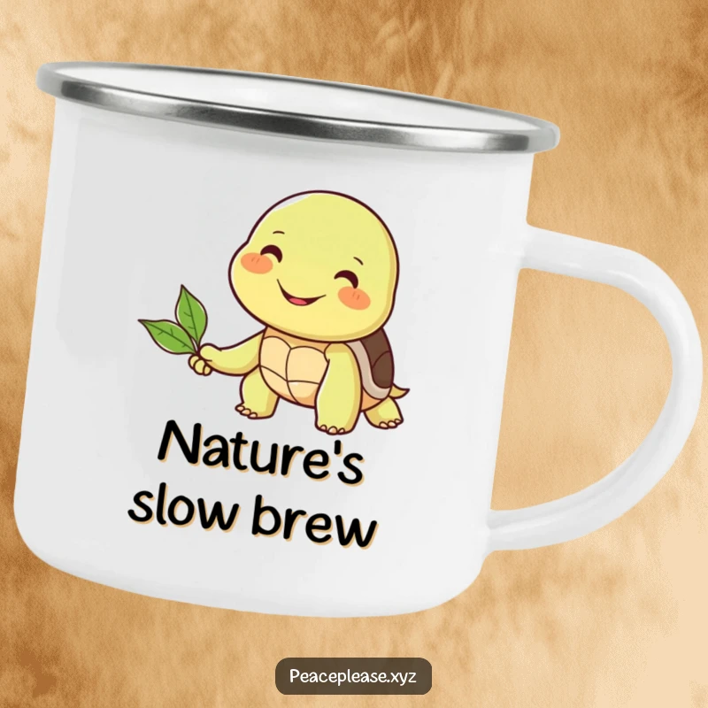 Funny camping mug with a smiling turtle offering a leaf to a smiling friend, ideal for sharing outdoor moments.